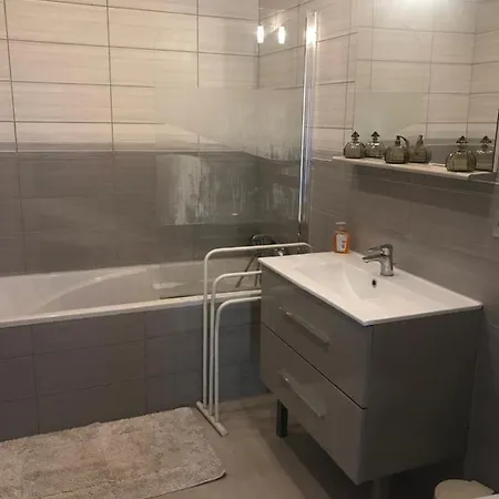 B Avec Piscine Privee Ollioules